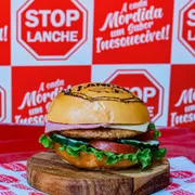 Sanduíche: x-maionese - Sanduíches Simples (Ingredientes: Hambúrguer, Pão Bola, Presunto, Queijo Mussarela, verdudas)