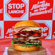 Sanduíches Especiais: XStop - Sanduíches Especiais (Ingredientes: Bacon, Calabresa, Carne, Frango, Ovo, Presunto, Queijo Mussarela, Salsicha, Verduras)