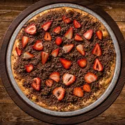Sabores Doces Especiais: Sensação - Pizza Gigante (Ingredientes: Creme de Leite, Mussarela, Chocolate ao Leite, Morango)