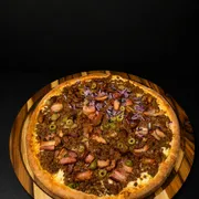 Especiais 1: A BRABA - Pizza Grande (Ingredientes: CARNE MOIDA SUCULENTA, Catupiry Original, Mussarela, Bacon, Pimenta Biquinho)
