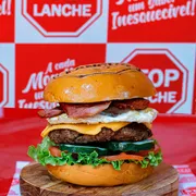 Sanduiches Artesanais: StopCalabresa Artesanal - Sanduiches Artesanais (Ingredientes: calabresa, Hamburguer Caseiro 130g, molho artesanal, ovo, pão brioche, queijo mussarela, verduras)
