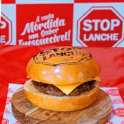 Sanduiches Artesanais: Stop kids Artesanal - Sanduiches Artesanais (Ingredientes: Hamburguer Caseiro 130g, pão brioche, Queijo Cheddar)