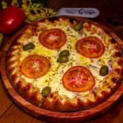 Tradicionais: 06- Bauru - Pizza Grande (Ingredientes: Molho de Tomate,  Presunto,  Mussarela,  Tomate em rodelas,  Orégano,  Azeitonas)