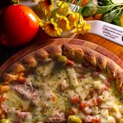 Tradicionais: 31- Vegetariana - Pizza Grande (Ingredientes: Molho de Tomate,  Palmito,  Tomate picado,  Mussarela,  Orégano,  Azeitonas)
