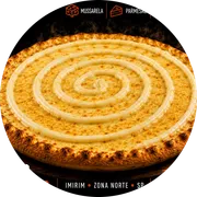 Tradicionais: 3 Queijos - Pizza Grande (Ingredientes: Azeitonas, Cobertura Catupiry, Mussarela, Orégano, Provolone)
