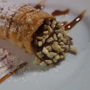 Sobremesa: Cannoli Doce de Leite Havanna - Massa frita crocante e levemente doce, recheado de doce de leite