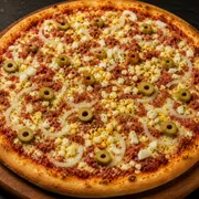 Tradicionais: Calabresa com ovo - Pizza Grande (Ingredientes: Azeitona, calabresa ralada, Cebola, Molho, Mussarela, Orégano, ovos picados)