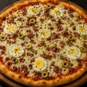 Tradicionais: Baiana - Pizza Grande (Ingredientes: Azeitona, Calabresa Moída, Cebola, Molho, Mussarela, Orégano, Ovo, Pimenta Calabresa)