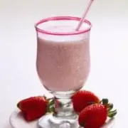 Sucos: Suco de Morango ao Leite 500ml - Preparado na hora! feito da fruta. Suco naturalmente delicioso!