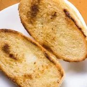 Sanduíches: Pão com Manteiga - Acompanhamentos (Ingredientes: )