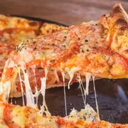 Vegetais: Marguerita - Pizza Pequena (Ingredientes: Molho, Muçarela, Fatias de tomate, Manjericão)