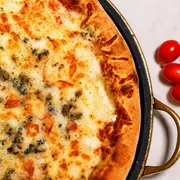 Pizzas Especiais: Cinco Queijos Especial - Pizza Grande (Ingredientes: Catupiry Original, Gorgonzola, Molho de Tomate Artesanal, Mussarela, Parmesão, Provolone)