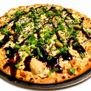 Pizzas Especiais: Temaki - Pizza Grande (Ingredientes: Atum Sólido, Catupiry Original, cebolinha, Cream Cheese, gergelim, Molho Branco Artesanal, molho tare, Mussarela)