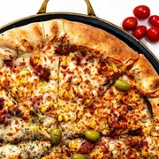 Frango: Amor Perfeito - Pizza Grande (Ingredientes: Calabresa Moída, Catupiry Original, Frango Desfiado, Molho de Tomate Artesanal, Mussarela)