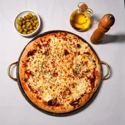 Bacon: Bacon - Pizza Grande (Ingredientes: Bacon Frito, Cobertura de Mussarela, Molho de Tomate Artesanal)
