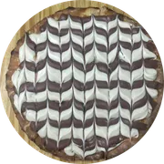 Doces Premium: Dois Amores ( Obs: recheio temperatura ambiente ) - Pizza Pequena (Ingredientes:  Mussarela, Chocolate ao Leite, Chocolate Branco)