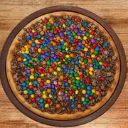 Sabores Doces Especiais: E- Kids - Pizza Gigante (Ingredientes: Creme de Leite, Mussarela e Chocolate ao Leite, Confeitos de Chocolate)
