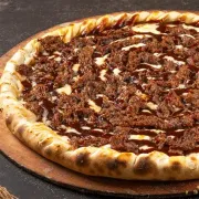 1,300: Costela com Mussarela - Pizzas 1,3kg especiais (Ingredientes: Mussarela)