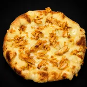 Esfihas salgadas: Esfiha Atum sem cebola - Massa de esfiha com fubá, queijo mussarela e atum natural em pedaços