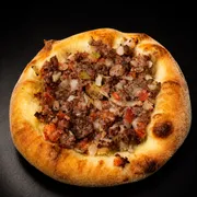 Esfihas salgadas: Esfiha Carne - Massa de esfiha com fubá, carne moida temperada (limao,cebola e tomate)