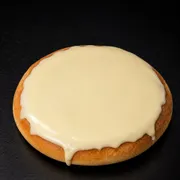 Doces: Esfiha Chocolate Branco - Massa de esfiha com fubá, chocolate branco.