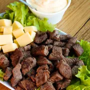 Porções: Picadinho Filé c/ Queijo - Porção Grande (Ingredientes: Filé, Queijo)