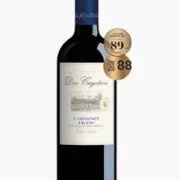 Chile: Don Cayetano Cabernet Franc 750ml - Região: Valle Central, Chile | Uva: Cabernet Franc | Teor Alcoólico: 12,50% | Envelhecimento: Sem envelhecimento| Consumo: 16°C - 18°C | Harmonização: Carnes Grelhadas e massas.