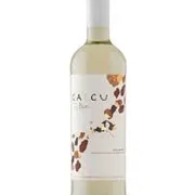 Chile: Calcu Gran Reserva Sauvignon Blanc 750ml - Região: Valle de Colchagua / Chile. | Uvas: Sauvignon Blanc 70% e Semillon 30%|Consumo: 8°C - 10°C |Teor Alcoólico: 12,5%| Harmonização: Frutos do Mar, Peixes Branco, Saladas e Pratos leves.