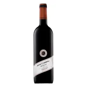 Uruguai: Juan Carrau Merlot 750ml - Região: Las Violetas, Canelones, Uruguai. |Uva: 100% Merlot.|Envelhecimento: Sem passagem por madeira. Vinho jovem, fermentado em tanques de aço inoxidável com temperatura controlada.| Consumo: 15 °C.|Teor Alcoólico: 13%.|Harmonização: Queijos de massa dura, carnes vermelhas, carnes brancas e pratos de média intensidade, como massas com molhos leves.