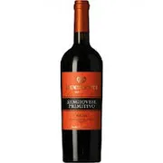 Itália: Duchetti Sangiovese Primitivo 750ml - Região: Puglia (Apúlia), Itália|Uvas: Corte de Sangiovese + Primitivo|Envelhecimento: Aproximadamente 6 meses em cuba |Consumo: 16 °C a 18 °C |Teor Alcoólico: 13,5%.|Harmonização: Carnes vermelhas grelhadas, cordeiro, massas com molhos de tomate e ragu, pizzas, embutidos, charcutaria e queijos de média cura.