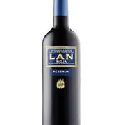 Espanha: LAN Rioja Reserva 750ml - Região: Rioja D.O.Ca, Espanha|Uva: Tempranillo, com complementos de Mazuelo (Carignan) e Graciano| Envelhecimento: Mínimo de 36 meses de envelhecimento, sendo cerca de 24 meses em barricas de carvalho e o restante em garrafa antes da comercialização | Teor Alcoólico: 13,5%| Harmonização: Carnes vermelhas assadas, cordeiro, carnes de caça, embutidos espanhóis, pratos com molhos intensos, risotos, cogumelos e queijos curados.