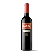 Espanha: LAN Rioja Crianza 750ml - Região: Rioja D.O.Ca, Espanha| Uva: Tempranillo, com pequenas proporções de Mazuelo (Carignan) e Graciano| Envelhecimento: Cerca de 12 meses em barricas de carvalho, seguido de período de afinamento em garrafa antes da comercialização| Teor Alcoólico: 13,5%| Harmonização: Carnes grelhadas, cordeiro, embutidos, tapas espanholas, massas com molhos de tomate, risotos, cogumelos, aves assadas e queijos de média cura.