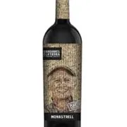 Espanha: Guardianes de La Tierra Monastrell 750ml - Região: Jumilla D.O., Espanha| Uva: Monastrell| Envelhecimento: Geralmente elaborado sem longa passagem por madeira, com foco na expressão da fruta; pode ter breve contato com carvalho dependendo da safra/lote | Teor Alcoólico: 14%| Harmonização: Carnes vermelhas grelhadas, cordeiro, churrasco, embutidos, pratos com especiarias, queijos curados e massas com molhos encorpados.