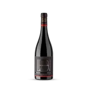 Espanha: Luzón Colección Crianza 750ml - Região: Jumilla D.O. Espanha| Uva: Monastrell Envelhecimento: Estágio em barricas de carvalho por aproximadamente 12 meses, seguido de afinamento em garrafa para integração dos aromas e taninos |Teor Alcoólico: 14%| Harmonização: Carnes vermelhas assadas, cordeiro, churrasco, carnes de caça, embutidos, massas com molhos intensos, risotos, pratos mediterrâneos e queijos