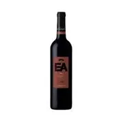 Portugal: EA Syrah 750ml - Região: Alentejo, Portugal| Uva: Syrah | Envelhecimento: Pode variar conforme o produtor; geralmente amadurece em tanques de inox, podendo ter estágio em barricas de carvalho francês ou americano para versões mais estruturadas | Teor Alcoólico: 13,5% a 15% | Harmonização: Carnes vermelhas grelhadas, cordeiro, churrasco, carnes de caça, pratos com especiarias, massas com molhos intensos e queijos curados.