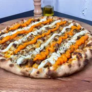 Especiais: Coração Quatro Queijos - Pizza Familia (Ingredientes: Coração, Mussarela, Orégano, Molho, Mistura quatro queijos)