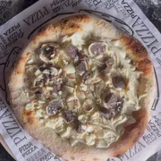 Doces: Ouro Branco - Pizza Grande (Ingredientes: Bombom, Chocolate Branco, Creme de Leite)