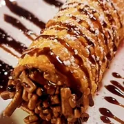 Sobremesa: Cannoli Nutella - Massa frita crocante e levemente doce, recheado de nutella
