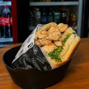 Lanches: X-Frango - Lanches (Ingredientes: Alface, Ervilha, Maionese caseira, Milho, Presunto, Queijo, Tomate, Frango, Hamburguer)