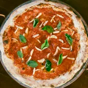 Italianinhas: 20 - Marinara - Pizza Grande (8 Fatias 35cm) (Ingredientes: Alho cru, Azeite, Manjericão, Molho de tomate pelati italiani, Orégano)