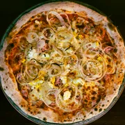 Clássicas: 15 - Portuguesa - Pizza Grande (8 Fatias 35cm) (Ingredientes: Cebola, Molho de Tomate Italiano, Muçarela, Orégano, Ovos, Presunto)