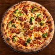 Com Vegetais: 43 - Brocolis - Pizza Grande (8 Fatias 35cm) (Ingredientes: Alho Frito, Bacon, Brócolis, Milho, Molho de Tomate Italiano, Muçarela, Orégano, Palmito)