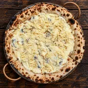 Doces: 48 - Blank - Pizza Grande (8 Fatias 35cm) (Ingredientes: Cobertura de Chocolate Branco, Raspas de chocolate branco)