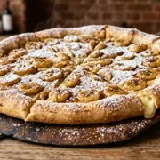 Pizza C/ Borda Recheada: Pizza De Banana Nevada - Pizza C/ Borda Recheada (Ingredientes: Banana, Chocolate Branco, Creme De Leite, Mussarela)