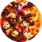 Pizzas Especiais: Costela 2 - Pizza Grande (Ingredientes: Cebola Roxa, Cobertura de Mussarela, Costela, Cream Cheese, Molho de Tomate Artesanal, Tomate)