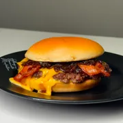 Aprisco Premium: Aprisco Smash - Aprisco Premium (Ingredientes: bacon, cebola caramelizada, molho de cheddar, pao brioche, smash de costela 90gr)