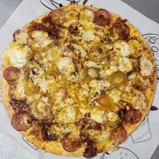 Pizzas Premium (Personalizável): Sertaneja - Pizzas Premium (Personalizável) (Ingredientes: Calabresa, Melaço de Cana, Molho de tomate, Mussarela, Orégano, Queijo Qualho)