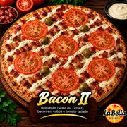 Tradicionais: Bacon 2 - Pizza Grande (Ingredientes: Azeitonas Sem Caroço, Bacon em Cubos Crocantes, Molho de Tomate Artesanal, Requeijão Cremoso da Marca Scala ou Tirolez, Rodelas de Tomate Fresco)