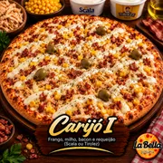 Premium: Carijó I - Pizza Grande (Ingredientes: Azeitonas Sem Caroço, Bacon Crocante, Milho Doce, Molho de Tomate Artesanal, Peito de Frango Desfiado, Requeijão Cremoso da Marca Scala ou Tirolez)