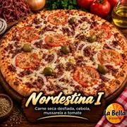 Premium: Nordestina I - Pizza Grande (Ingredientes: Azeitonas Sem Caroço, Carne Seca Desfiada, Cebola, Molho de Tomate Artesanal, Mussarela Derretida, Rodelas de Tomate Fresco)